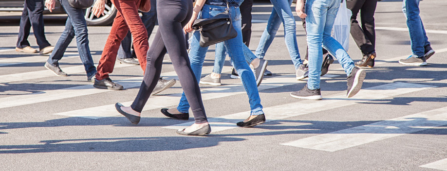 Piétons et smartphones ne font pas bon ménage.